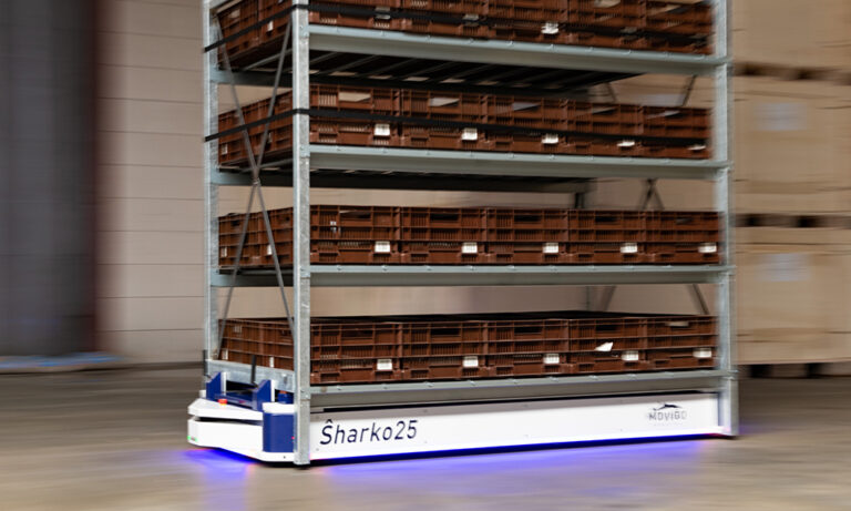 The Most Efficient AMR Solution for Production - MoviĜo Robotics